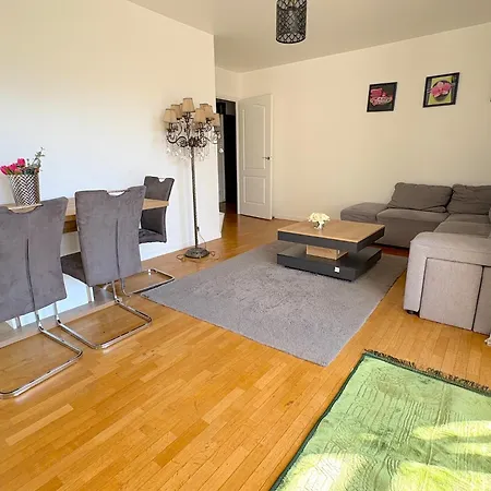 Le Penthouse Arche アパート *