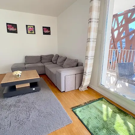 Le Penthouse Arche アパート *