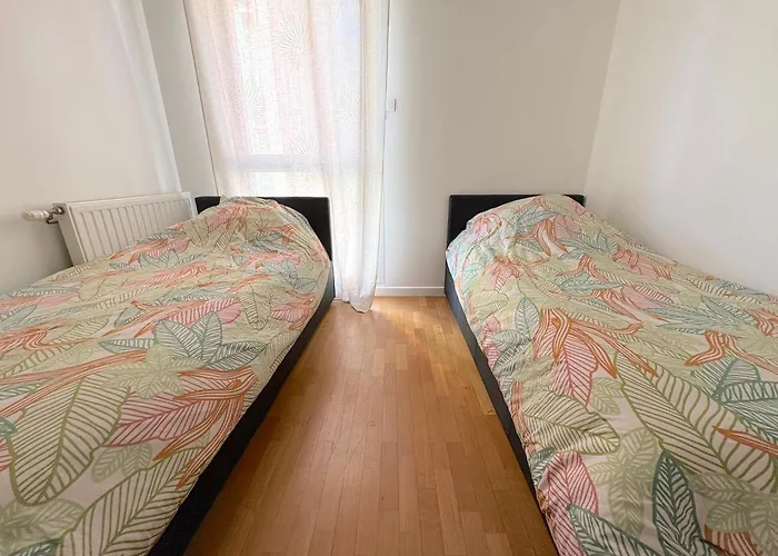 Le Penthouse Arche * ナンテール